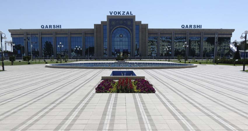 Фотографии, размещенные в социальных сетях, а также комментарии о междугороднем пассажирском поезде Карши - Бухара - Карши