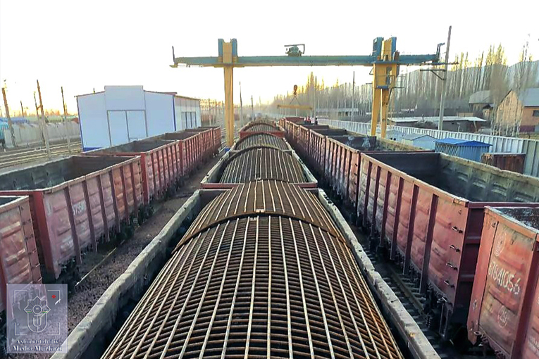 Для сохранения целостности грузов в полувагонах внедряются новшества