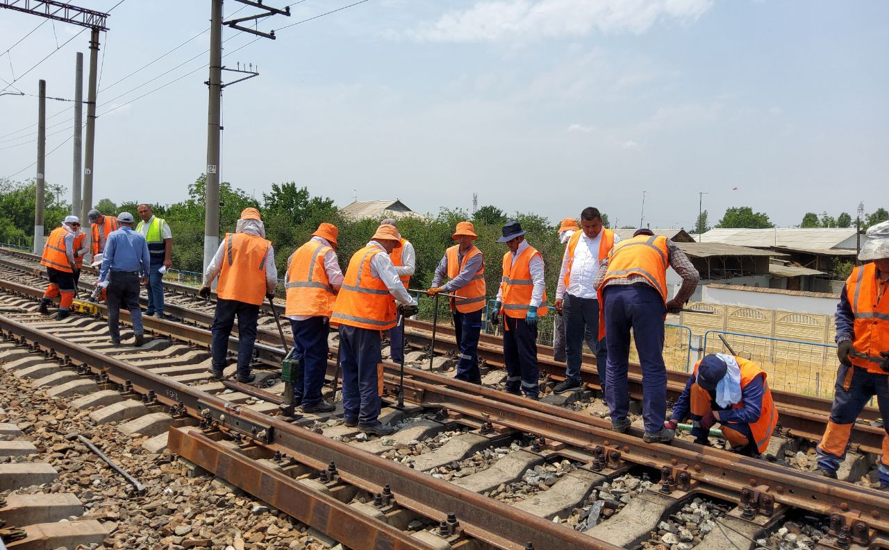 POYEZDLАR HАRАKАT XАVFSIZLIGINI TА’MINLАSH YO‘LIDА