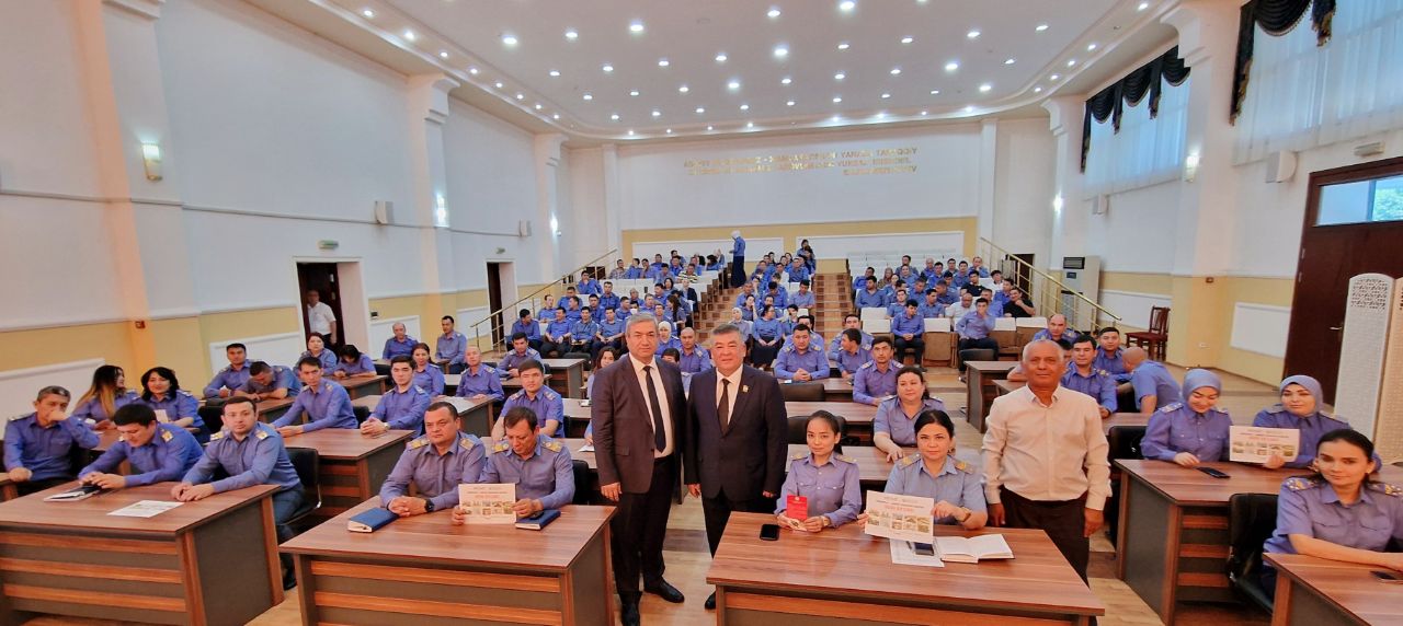 Korrupsiyaga qarshi kurashish oyligi ogoh bo'ling!